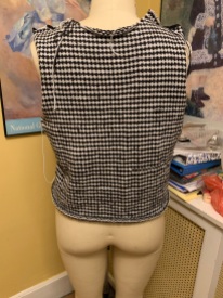 Can you see the defect on the right waist?